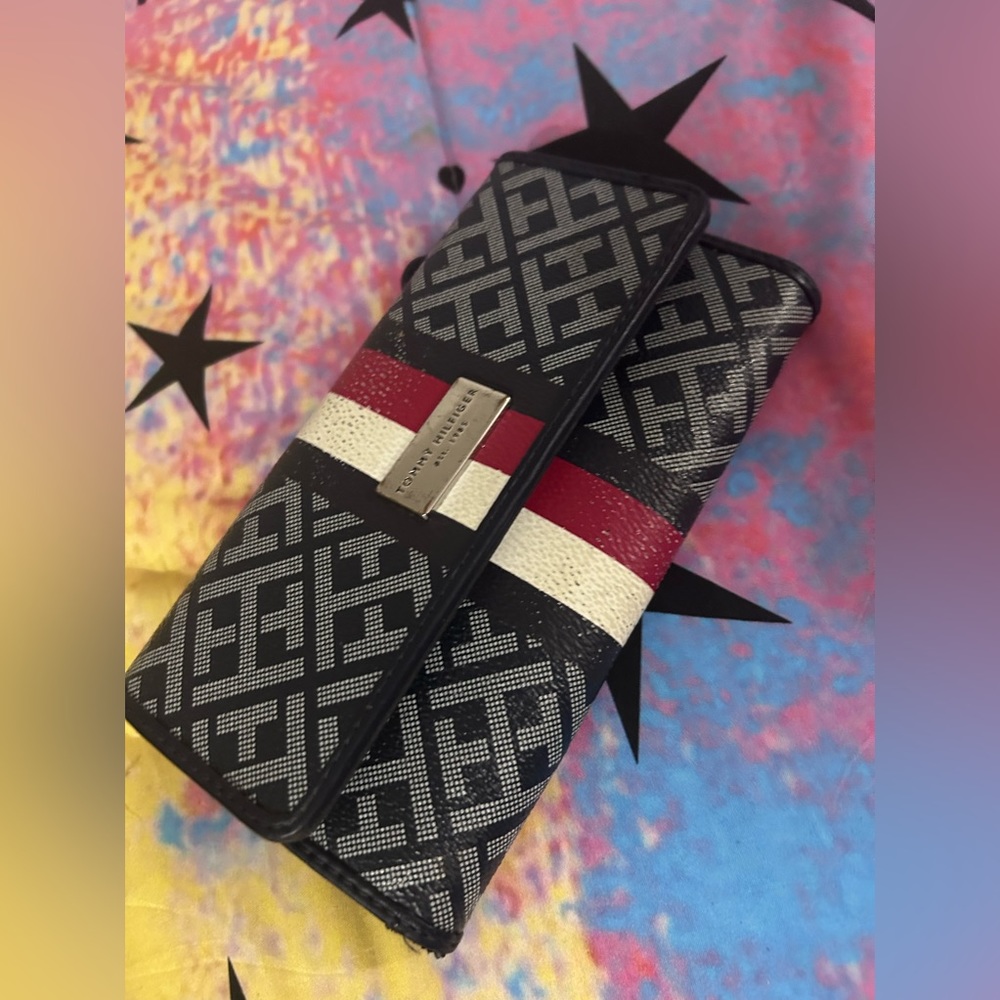 Tommy Hilfiger wallet
